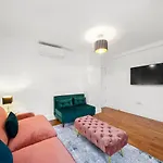Hububb Luxury Kensington Apartments