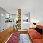 Hububb Luxury Kensington Apartments